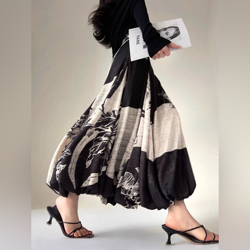Commense Bud Waist Side-Zipper Midi Skirt